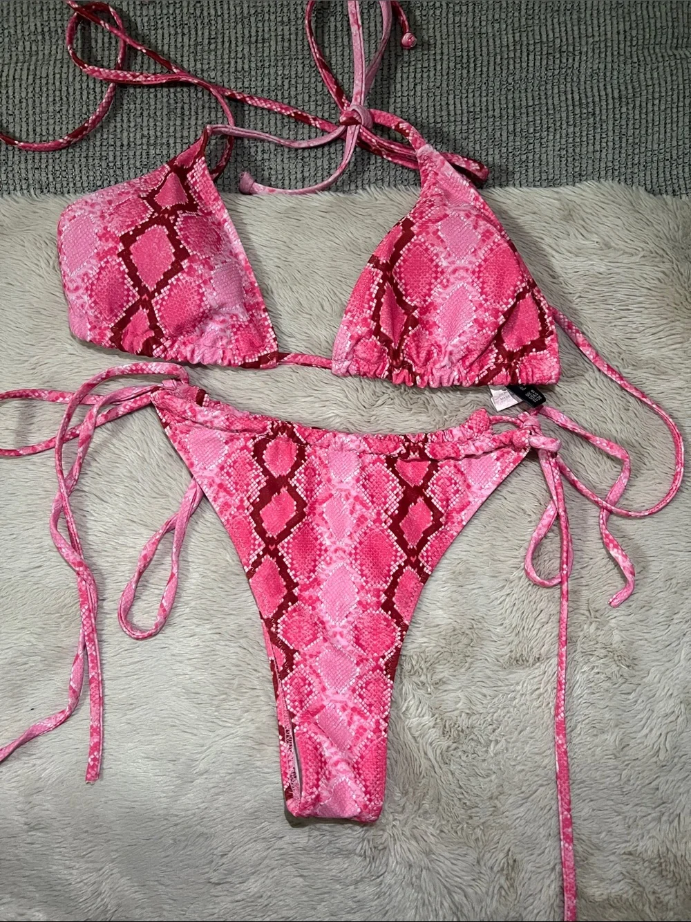 PrettyLittleThing Pink Patterned Triangle Bikini Top